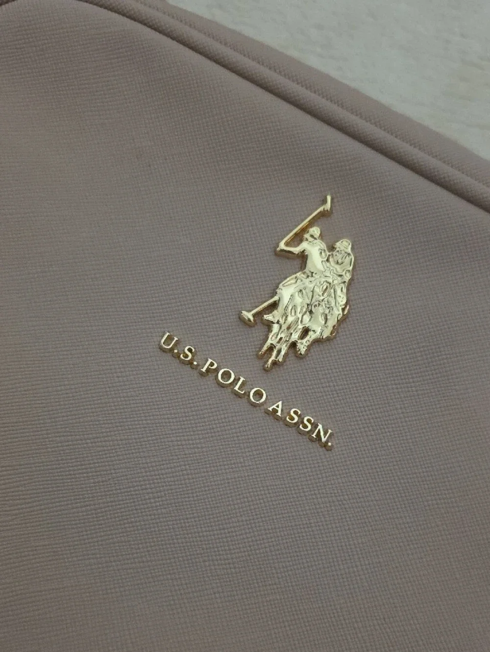 U.S. Polo Assn. compact cosmetic